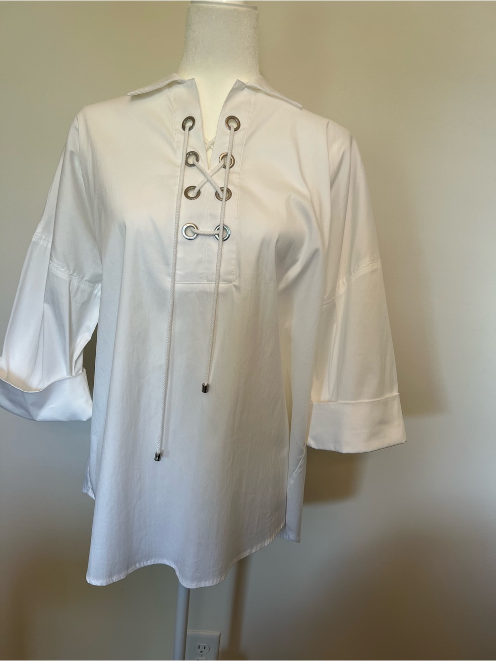 Chico's White Lace-Up V-Neck Tunic with Grommet Detail